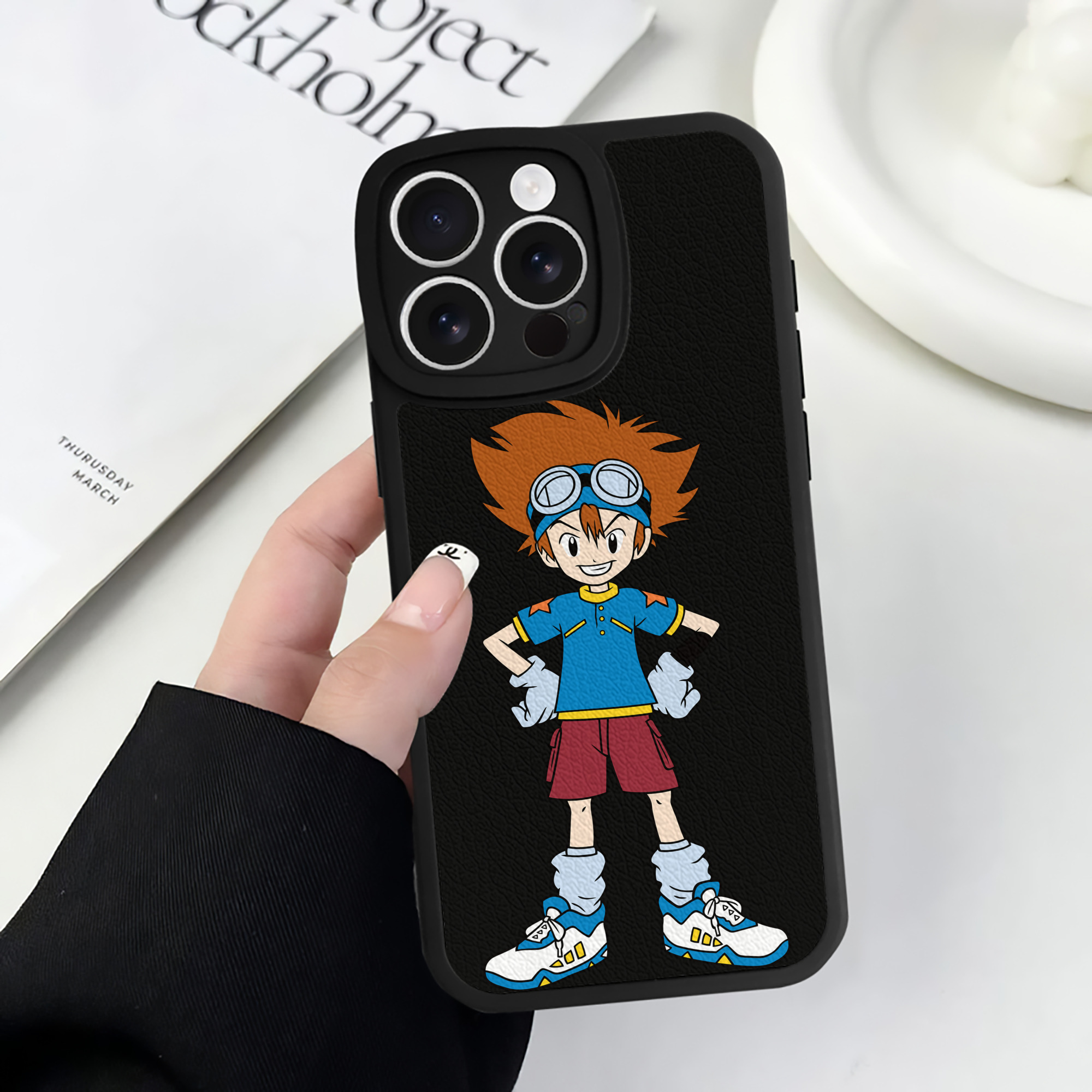 （画像用） Digimon デジタルモンスター/デジモン 【iPhone 16シリーズ対応】シリコンスマホケース（レザー調） 材質：シリコン